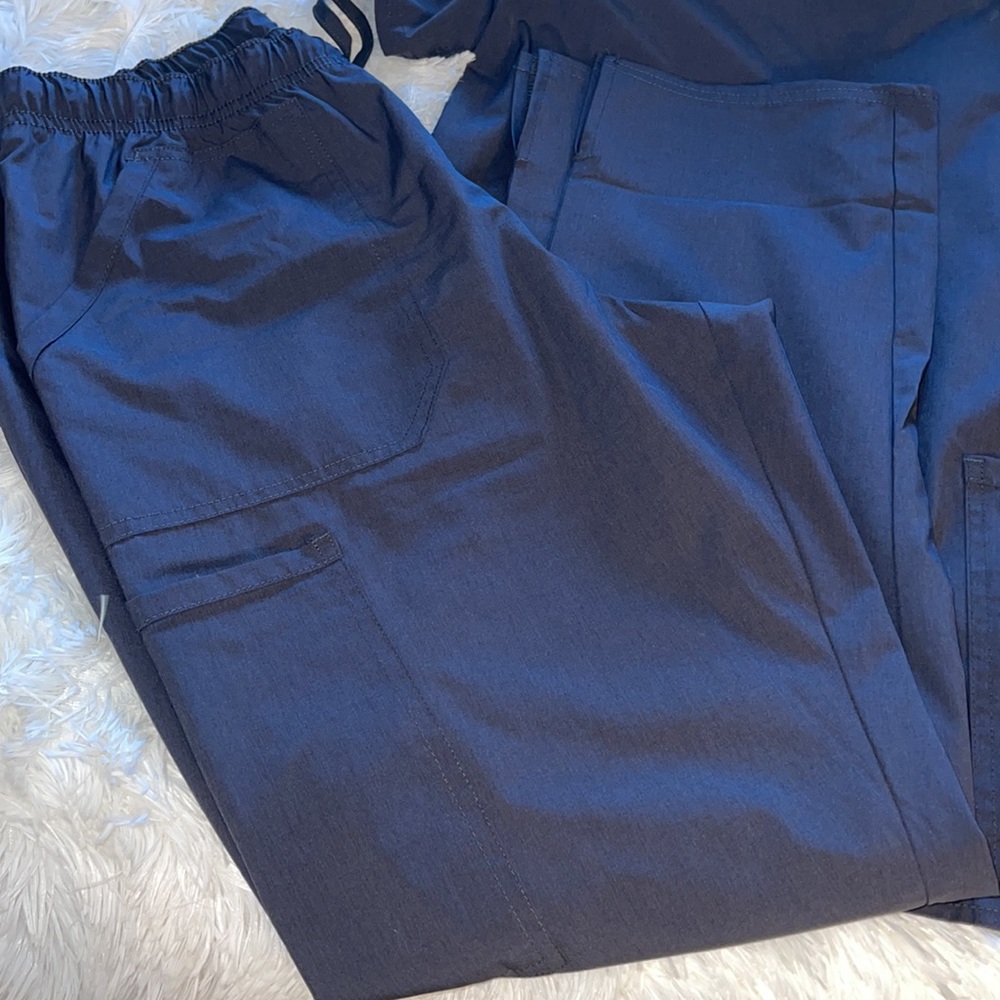 Excellent Condition Scrub Set - image 2